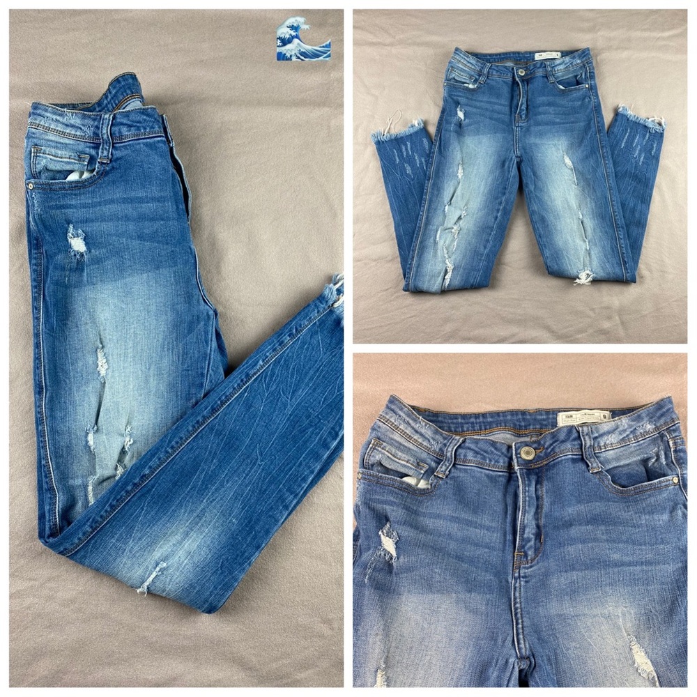 Distressed jeans size 9